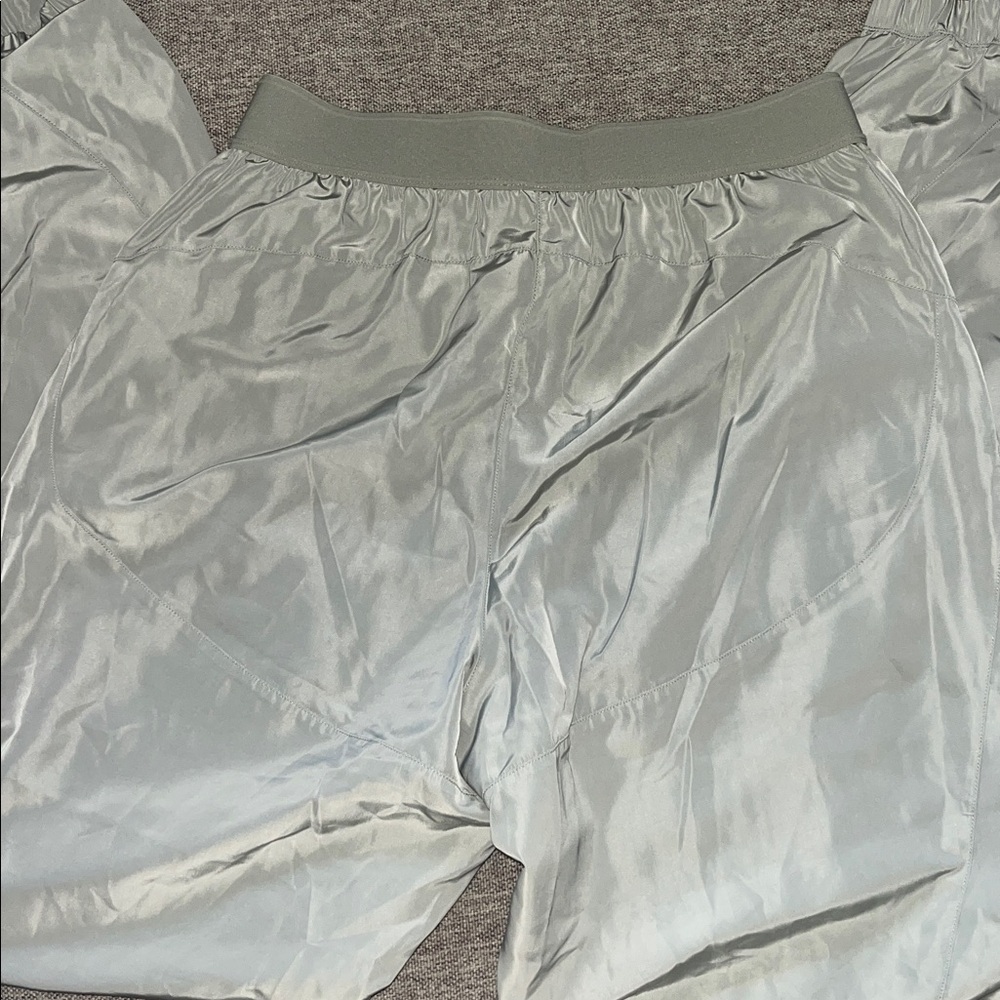 ALO YOGA Mixed Media Reinvention Jogger - Picture 10 of 11